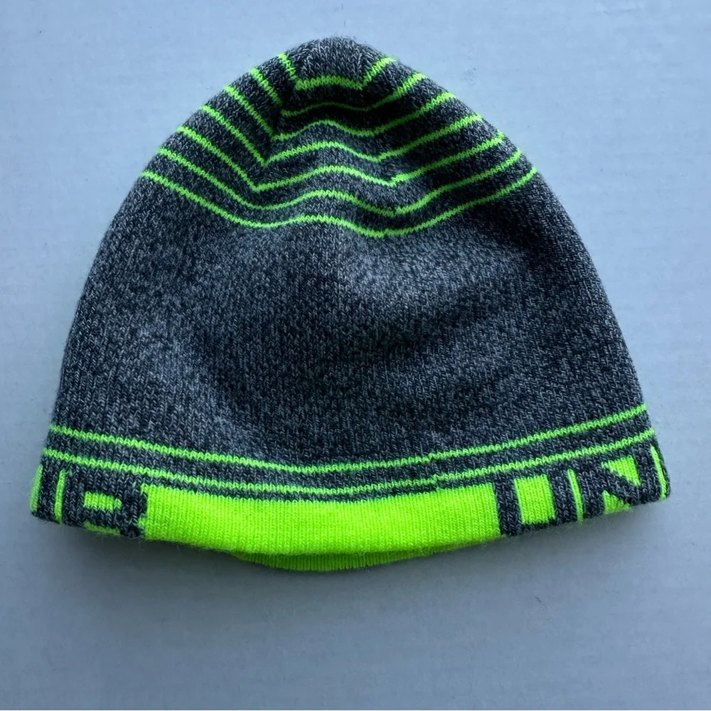 Under Armour Winter Boys Hat Sz M (4/7) NWOT Black Grey Neon Green